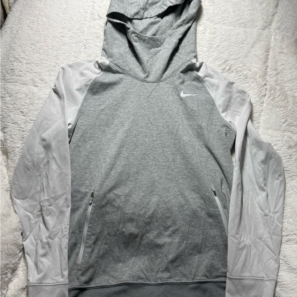 Men’s Nike Dri-Fit Golf Gray and White Hoodie Sz Medium